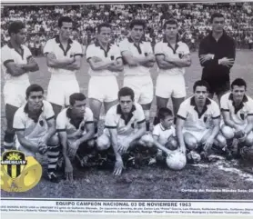  ?? JOSÉ CORDERO ?? Equipazo con el que Uruguay campeonizó en primera.