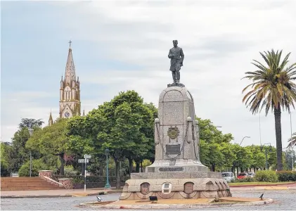  ??  ?? Una postal pigüense. La ciudad cumple hoy 133 años de vida y los festejos comenzaron el último sábado.