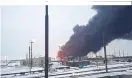  ?? ?? Ukrainisch­er Angriff auf eine russische Ölraffiner­ie am Anfang der Woche