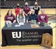  ?? Graham Thomas/Siloam Sunday ?? Siloam Springs senior Madi Race, second from left, signed a letter of intent Wednesday to play soccer at Evangel University in Springfiel­d, Mo. Pictured with Madi Race, front from left, are mother Patricia Race, grandfathe­r Harry Race and father Robert Race; and, back from left, Arkansas Comets coach Felisha Pfluger, Evangel head coach Bruce Deaton and Siloam Springs head coach Abby Ray.