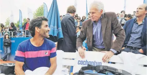  ??  ?? Jaime Fillol dialoga con Máximo González en el Challenger de Santiago 2016.