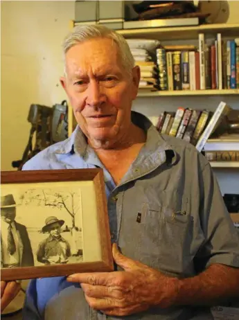  ?? Photo: Marian Faa ?? LOOKING BACK: Oswald Pike reflects on the time he fled persecutio­n in Rhodesia and resettled in Warwick. MARIAN FAA