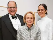  ?? Jenny Antill ?? Christophe­r Sarofim, from left, Louisa Stude Sarofim (for whom the new Menil Drawing Institute building is named) and Allison Sarofim