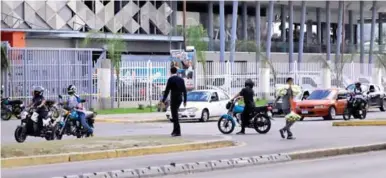  ?? FOTO: MELVIN CUBAS ?? VIALIDAD. En San Pedro Sula hay más de 80,000 motos, según registros del IP.