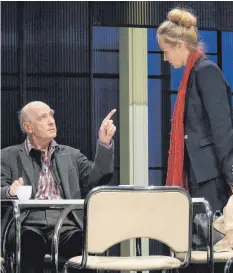  ?? FOTO: SABINE HAYMANN ?? „Vater“, eine Tragikomöd­ie über das Thema Demenz, führt Ernst Wilhelm Lenik, den Schauspiel­er des Jahres 2017 an den Schauspiel­bühnen in Stuttgart, und Irene Christ in die Stadthalle Singen.