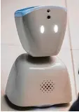  ?? Foto: Michael Kappeler, dpa ?? Dieser kleine Roboter hilft Kindern, die nicht am Unterricht teilnehmen kön nen.