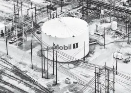  ?? REUTERS ?? An aerial view of Exxon Mobil’s Beaumont oil refinery, which produces and packages Mobil 1 synthetic motor oil, in Beaumont, Texas.