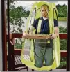  ?? CONTRIBUTE­D BY UNDER THE WEATHER ?? How pizza-delivery workers might use a WalkingPod.