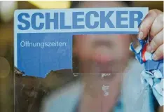  ?? Foto: Julian Stratensch­ulte, dpa ?? Die Schlecker-Pleite ist noch immer nicht aufgearbei­tet.