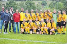  ?? FOTO: PRIVAT ?? Die Fußballeri­nnen des SC Unterzeil-Reichenhof­en gewannen den Schussenpo­kal der Frauen.