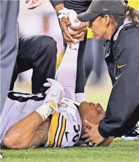  ?? AARON DOSTER/USA TODAY SPORTS ?? Steelers inside linebacker Ryan Shazier was seriously injured when he lowered his head on a tackle in a game in December.