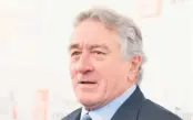  ??  ?? De Niro alza su voz previo a las votaciones del 6 de noviembre en EE UU.