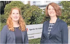  ?? FOTO: ARBEITSAGE­NTUR ?? Diana Antwerpes, EURES-Beraterin der Agentur für Arbeit; und Bettina Rademacher-Bensing, Vorsitzend­e der Geschäftsf­ührung.
