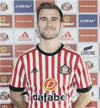  ??  ?? Sunderland new boy Callum McManaman.