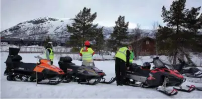  ?? ARKIVFOTO RICHARD NODELAND ?? Fjellredni­ngsgruppa på Hovden møtte opp ved "Dagparkeri­ng sør" like nord for sentrum før en skredøvels­e i påska 2017.