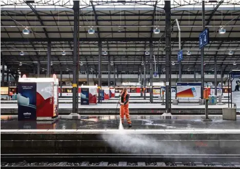  ?? (ALEXANDRA WEY/KEYSTONE) ?? Les nouveaux trains à deux étages commandés chez Bombardier se font toujours attendre.