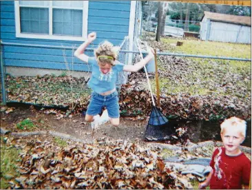  ?? CAROLYN LINDELL ?? Carolyn Lindell’s children used to be this small. Now they are in their last years of school.