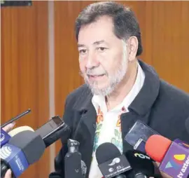  ?? ?? POSTURA.
Gerardo Fernández Noroña, diputado del PT, ayer, en la cámara.