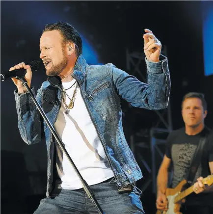  ??  ?? Au grand plaisir de ses admirateur­s, Corey Hart reprend du service après des années de silence. PHOTO D’ARCHIVES, ANNIE T. ROUSSEL