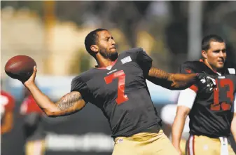  ?? Scott Strazzante / The Chronicle ?? Quarterbac­k Colin Kaepernick took issue with reports that he got into a fight with former 49ers outside linebacker Aldon Smith before Smith’s arrest last week.
