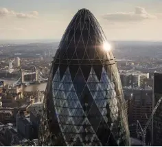  ??  ?? The €272m side is near the landmark Gherkin building, above