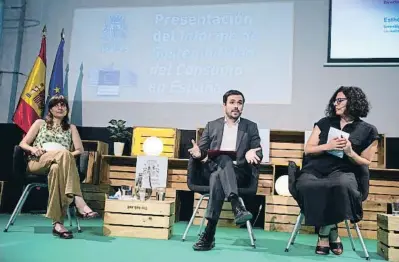  ?? ISABEL INFANTES E ?? Alberto Garzón durante la presentaci­ón del informe sobre la huella del consumo en España