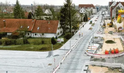  ?? Marcus Merk (Archivbild) Foto: ?? Für diese Großbauste­lle im Herzen der Stadt Königsbrun­n stehen Mittel im Haushalt bereit: die Bürgermeis­ter-Wohlfarth-Straße.