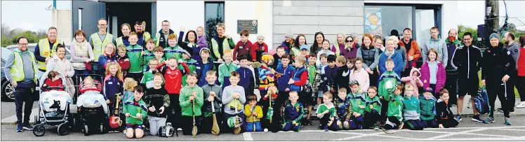  ?? (Pic: P O’Dwyer) ?? Some of the large crowd that took part in the Glanworth Juvenile GAA sponsored club walk on Sunday morning last.