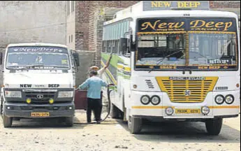  ?? SANJEEV KUMAR/HT ?? THIS IS NOT A FUEL STATION: In a bizarre display of the clout private bus companies enjoy, vehicles carrying oil tankers enter the Bathinda ISBT to fuel buses of these companies.