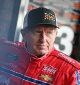  ??  ?? NASCAR fan favorite Bill Elliott returns to the track Saturday at age 62.