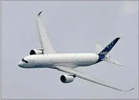  ??  ?? L’Airbus A350-900 va rallier les Etats-Unis depuis Singapour sans escale.