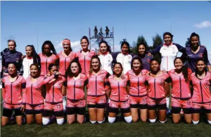  ??  ?? EQUIPO. El Club Ñañas es finalista del Campeonato del Fútbol Femenino.