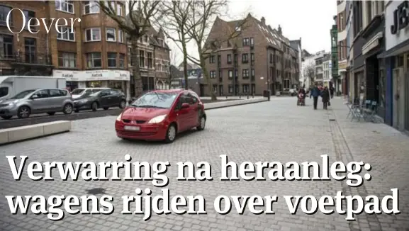  ??  ?? Voor deze automobili­st is de verkeerssi­tuatie aan de Oever nog niet helemaal duidelijk.