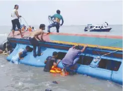  ??  ?? The boat capsized with 24 people on board