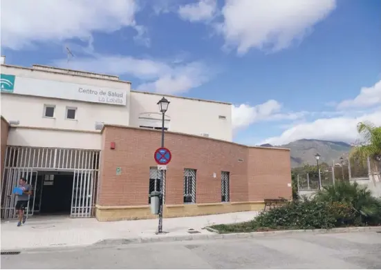  ??  ?? Die Gesundheit­szentren von Estepona, wie das von La Lobilla, sind die Wirkungsst­ätte der freiwillig­en Übersetzer.