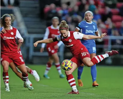  ?? Picture: Will Cooper/JMP ?? Bristol City’s Emily Syme lines up a shot against Birmingham