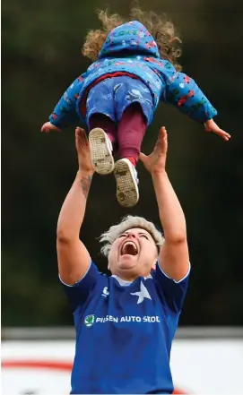  ?? SPORTSFILE ?? Niamh Fitzgerald of St Mary’s celebrates with Sami Tuc after their victory over Railway Union in the Leinster Women’s League Division 1 final