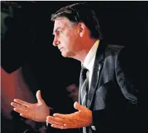  ?? LEONARDO BENASSATTO/REUTERS - 27/11/2017 ?? Receio. Bolsonaro afirmou que pretende ficar em casa hoje