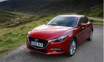  ??  ?? DYNAMICS: A midlife revamp brings new life to Mazda’s hatchback