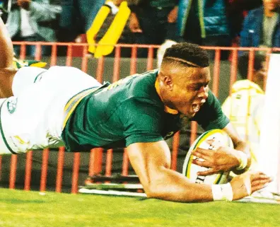  ?? PICTURE: Getty Images ?? Fall from grace: Aphiwe Dyanti scores for the Springboks against England