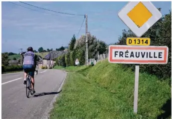  ??  ?? Bientôt une voie douce pour relier en toute sécurité à pied ou à vélo Fréauville à Londinière­s.