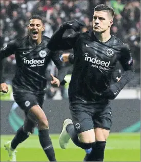  ?? FOTO: GETTY IMAGES ?? Jovic es un delantero centro que es feliz en el área