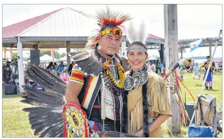  ?? DESIREE ANSTEY/JOURNAL PIONEER ?? Bert ‘One Breath’ Mitchell and his wife Denise at the Lennox Island First Nation Powwow.