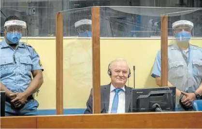  ?? Foto: Efe ?? Ratko Mladic, en el banquillo del Tribunal Internacio­nal Penal de La Haya, que ratificó su condena.