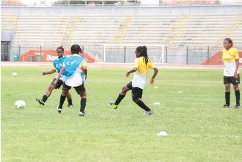  ?? JOÃO GOMES | EDIÇÕES NOVEMBRO ?? Combinado nacional feminino prepara com cautelas o desafio contra a similar do Botswana