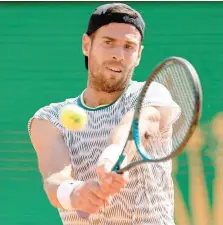  ?? — AFP ?? Russia’s Karen Khachanov plays a backhand return to Russia’s Daniil Medvedev during their Monte Carlo ATP Masters Series Round of 16 match.