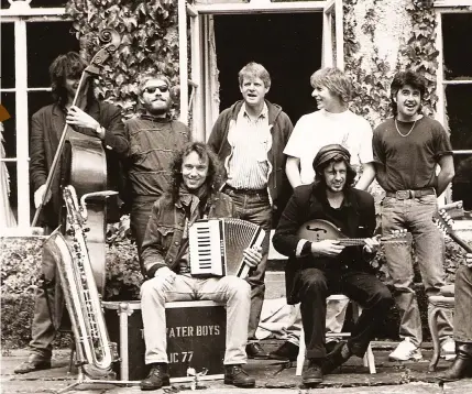  ??  ?? ABOVE: AN OUTTAKE OF THE FISHERMAN’S BLUES ALBUM COVER SHOOT, TAKEN OUTSIDE SPIDDAL HOUSE IN GALWAY, 1987. BELOW: THE WATERBOYS’ CLASSIC 1988 ALBUM