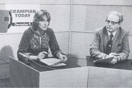  ?? ?? Selina Scott and Ron Thompson present the news and, below, a busy scene in the Grampian TV studios.