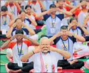  ?? DEEPAK GUPTA/HT ?? PM Narendra Modi participat­es in a yoga session at Ramabai Ambedkar Sabha Sthal in Lucknow.