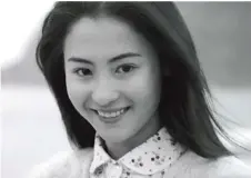  ??  ?? 張柏芝21歲舊照曝光，照片中的她素顏入鏡，模樣青澀。 （取材自微博） 娛樂新聞組 綜合報導